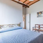 Guesthost - Porta Romana Elegant With Private Parking Apartmán *