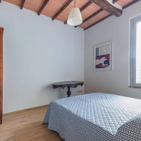 Porta Romana Elegant With Private Parking! شقة