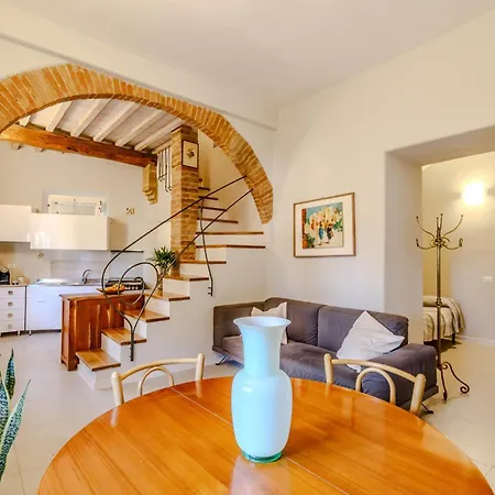 Porta Romana Elegant With Private Parking! سيينا