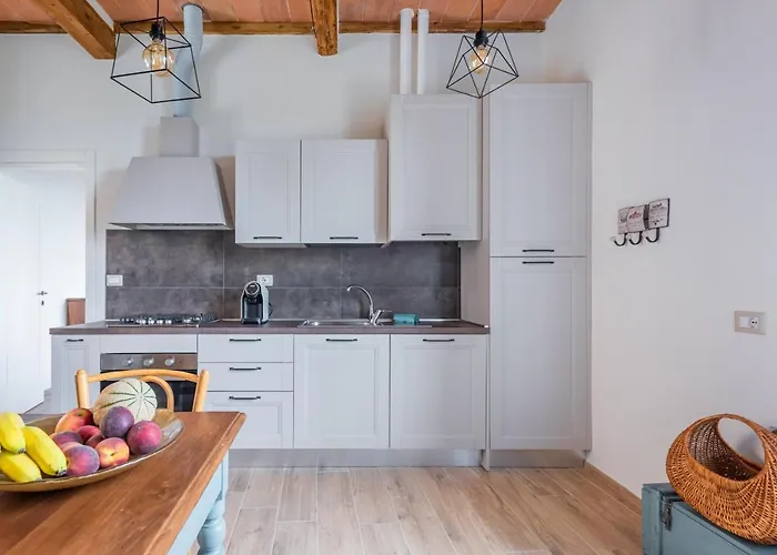 Guesthost - Porta Romana Elegant With Private Parking Apartmán *