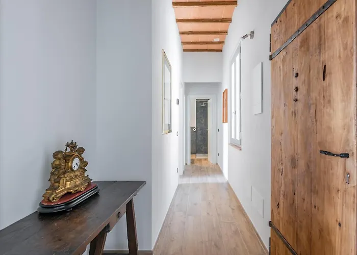 Guesthost - Porta Romana Elegant With Private Parking * Siena