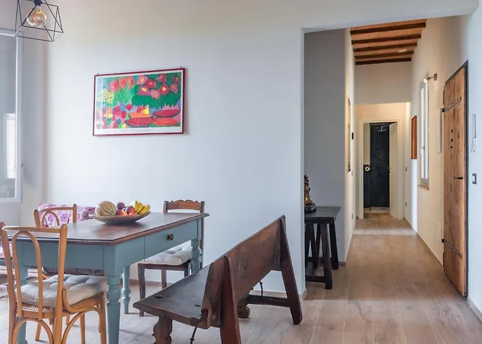 Apartment Guesthost - Porta Romana Elegant With Private Parking *