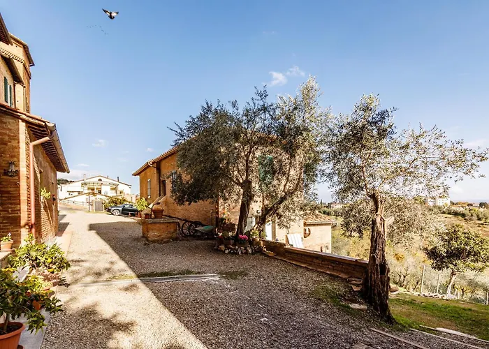 Guesthost - Porta Romana Elegant With Private Parking Apartment *